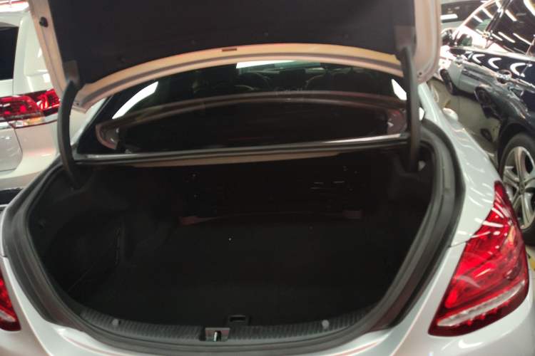 Used Mercedes-Benz C-Class 2015 C 200 Sport Edition 4MATIC Trunk