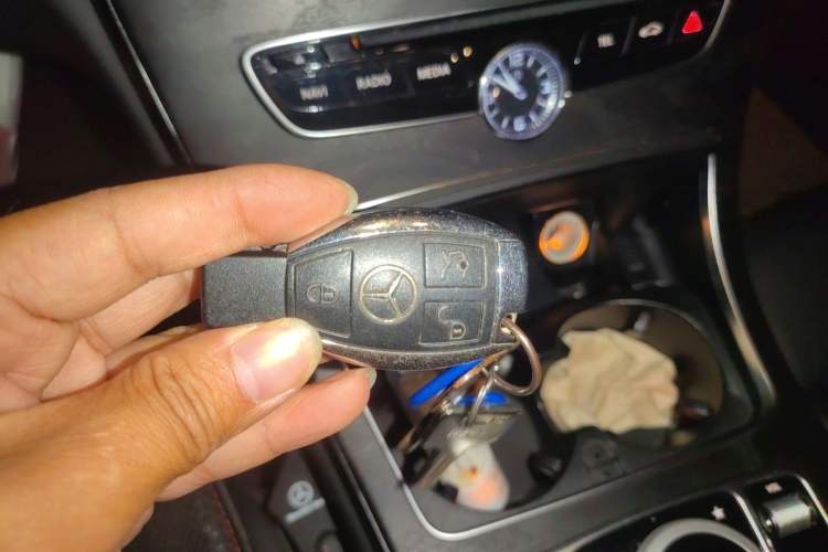 Used Mercedes-Benz C-Class 2015 Restyled C 180 L Sport Edition Vehicle Key