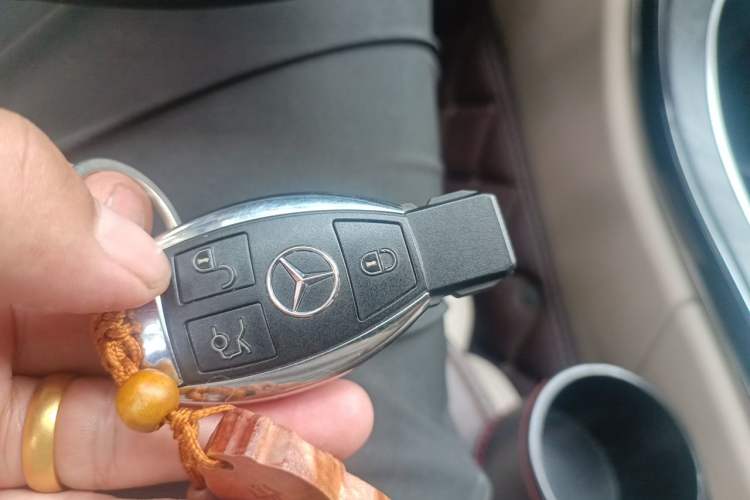 Used Mercedes-Benz C-Class 2015 C 200 L Sport Edition Vehicle Key