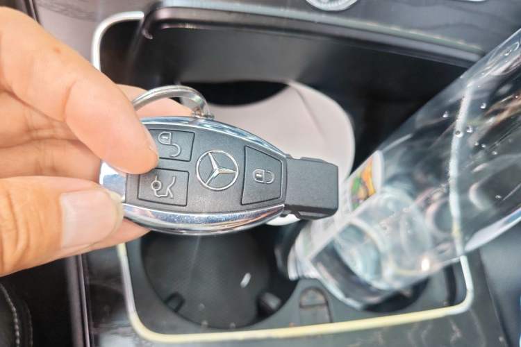 Used Mercedes-Benz C-Class 2015 Revised C 200 L Sport Edition Vehicle Key