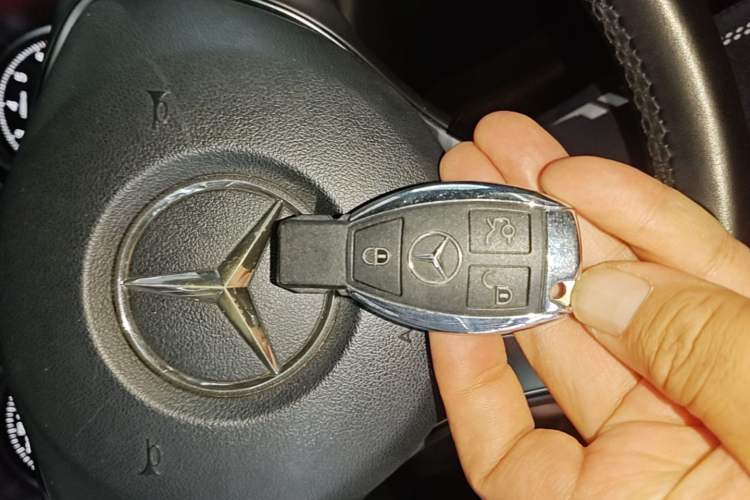 Used Mercedes-Benz C-Class 2015 C 180 L Sport Edition Vehicle Key