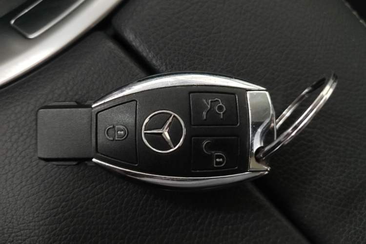 Used Mercedes-Benz C-Class 2015 Revised C 200 L Sport Edition Vehicle Key