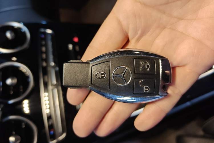 Used Mercedes-Benz C-Class 2015 C 200 Sport Edition Vehicle Key