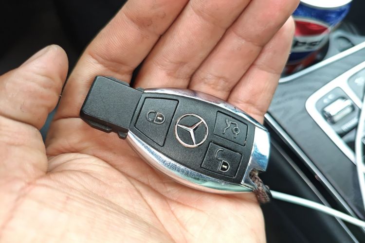 Used Mercedes-Benz C-Class 2015 C 200 station wagon Vehicle Key