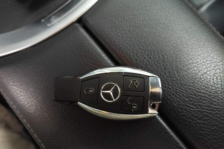 Used Mercedes-Benz C-Class 2015 C 200 L Sport Edition Vehicle Key