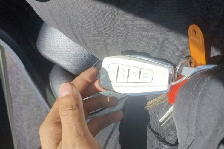 Used Mercedes-Benz C-Class 2015 C 200 L Sport Edition Vehicle Key