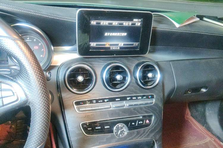 Used Mercedes-Benz C-Class 2015 C 200 L Sport Edition Audio And AC Panel