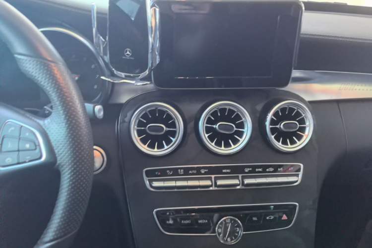 Used Mercedes-Benz C-Class 2015 Revised C 200 L Sport Edition Audio And AC Panel