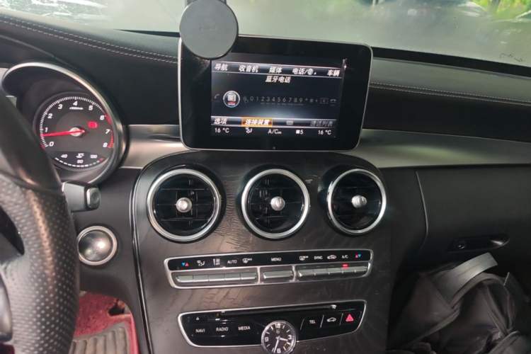 Used Mercedes-Benz C-Class 2015 Revised C 200 L Sport Edition Audio And AC Panel