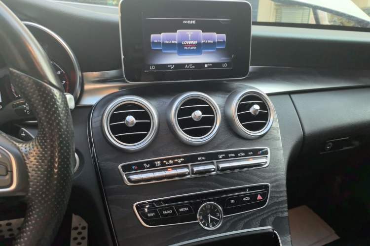 Used Mercedes-Benz C-Class 2015 C 200 station wagon Audio And AC Panel