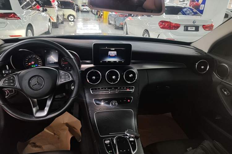 Used Mercedes-Benz C-Class 2015 Revised C 200 L Sport Edition Audio And AC Panel