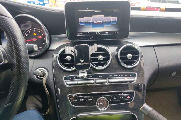 Used Mercedes-Benz C-Class 2015 Revised C 200 L Sport Edition Audio And AC Panel