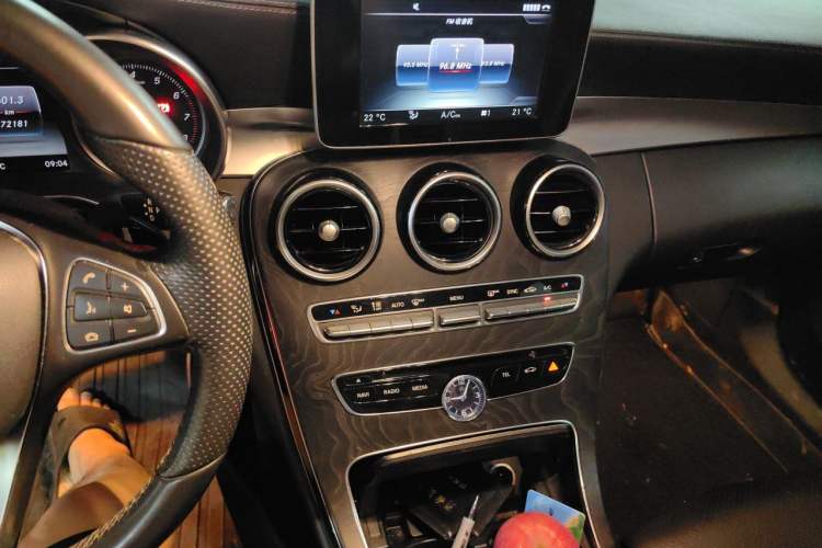 Used Mercedes-Benz C-Class 2015 Revised C 200 L Sport Edition Audio And AC Panel