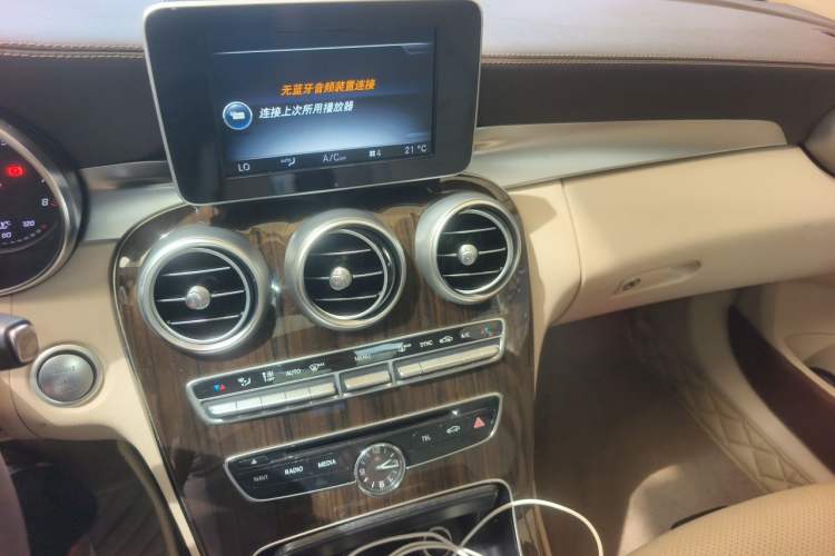 Used Mercedes-Benz C-Class 2015 Facelift C 200 L Audio And AC Panel