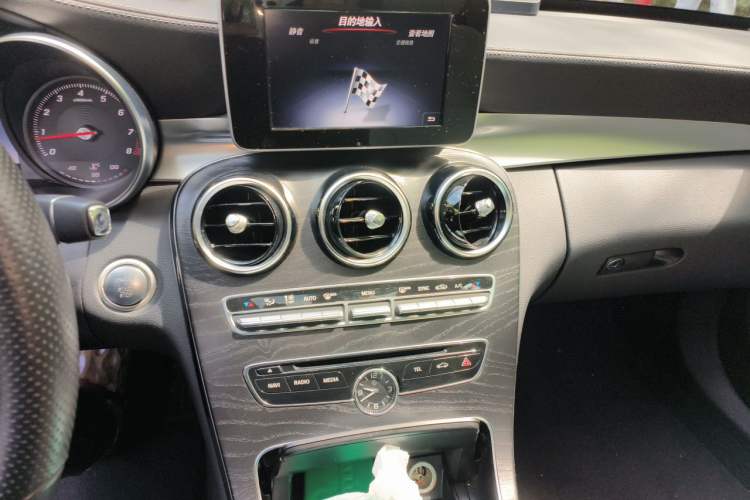 Used Mercedes-Benz C-Class 2015 C 200 L Sport Edition Audio And AC Panel