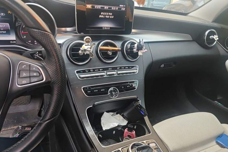 Used Mercedes-Benz C-Class 2015 C 180 L Sport Edition Audio And AC Panel