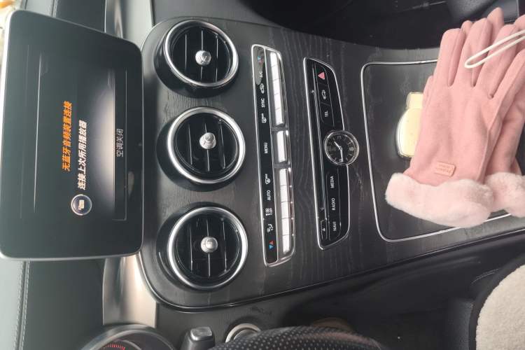 Used Mercedes-Benz C-Class 2015 Restyled C 180 L Sport Edition Audio And AC Panel