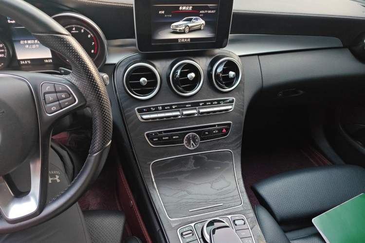 Used Mercedes-Benz C-Class 2015 C 180 L Sport Edition Audio And AC Panel