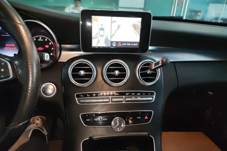 Used Mercedes-Benz C-Class 2015 C 200 station wagon Audio And AC Panel