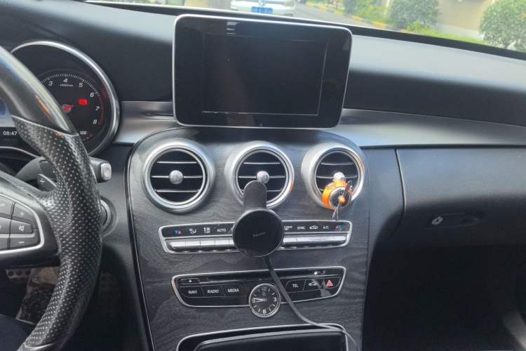 Used Mercedes-Benz C-Class 2015 C 200 station wagon Audio And AC Panel