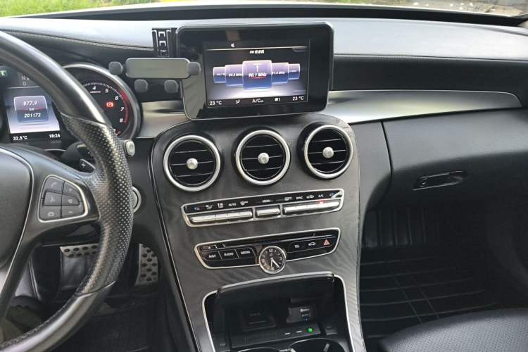 Used Mercedes-Benz C-Class 2015 Restyled C 180 L Sport Edition Audio And AC Panel