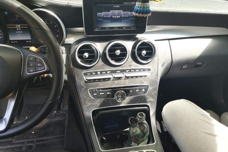 Used Mercedes-Benz C-Class 2015 C 200 L Sport Edition Audio And AC Panel