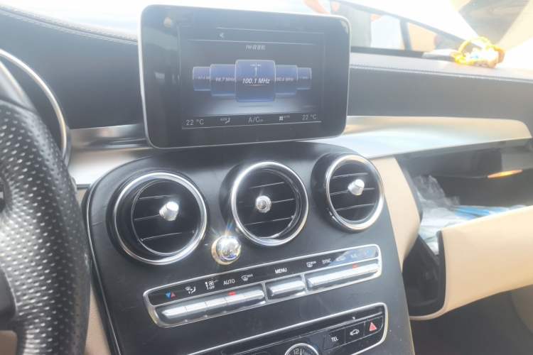 Used Mercedes-Benz C-Class 2015 C 180 L Sport Edition Audio And AC Panel