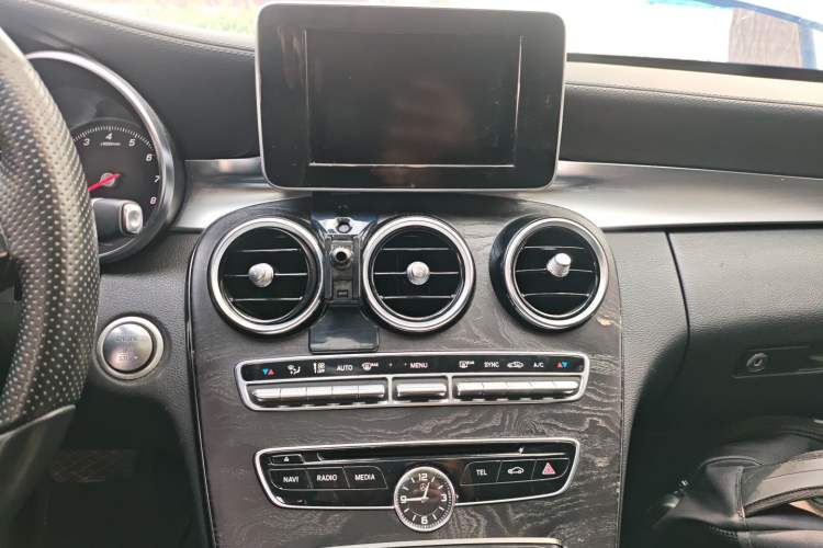 Used Mercedes-Benz C-Class 2015 C 180 L Sport Edition Audio And AC Panel
