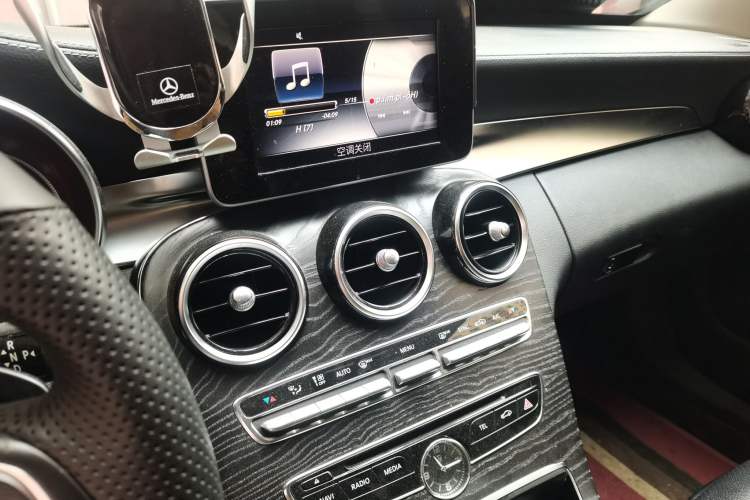 Used Mercedes-Benz C-Class 2015 C 180 L Sport Edition Audio And AC Panel