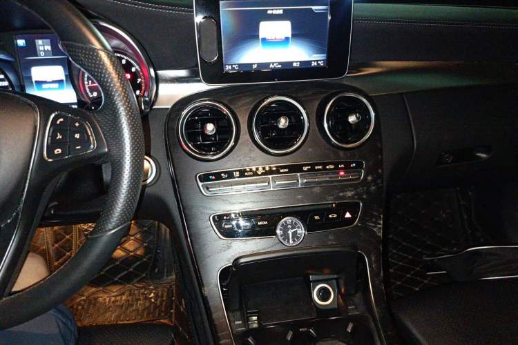 Used Mercedes-Benz C-Class 2015 Restyled C 180 L Sport Edition Audio And AC Panel