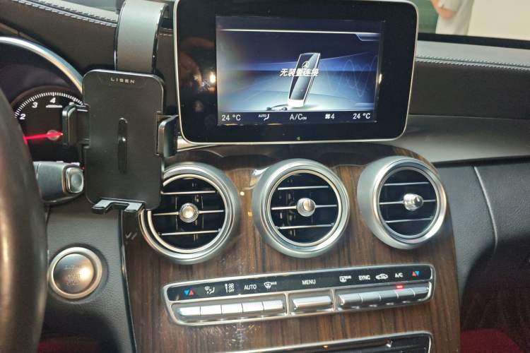 Used Mercedes-Benz C-Class 2015 Facelift C 200 L Audio And AC Panel