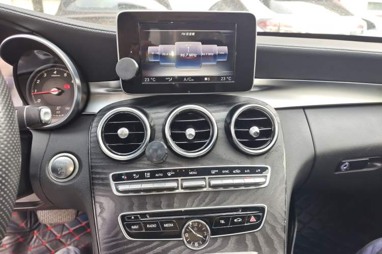 Used Mercedes-Benz C-Class 2015 Revised C 200 L Sport Edition Audio And AC Panel