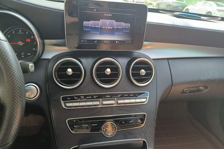 Used Mercedes-Benz C-Class 2015 C 180 L Sport Edition Audio And AC Panel