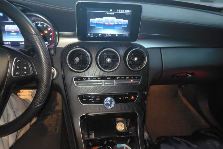 Used Mercedes-Benz C-Class 2015 Revised C 200 L Sport Edition Audio And AC Panel