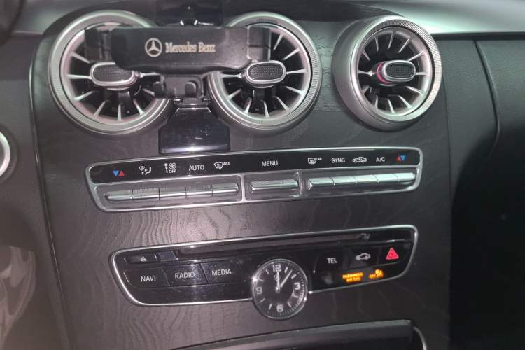 Used Mercedes-Benz C-Class 2015 C 200 station wagon Audio And AC Panel
