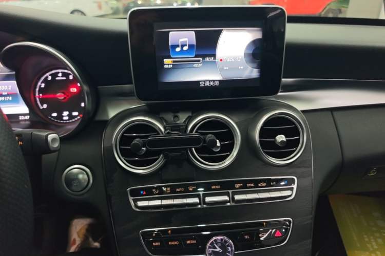 Used Mercedes-Benz C-Class 2015 C 200 station wagon Audio And AC Panel