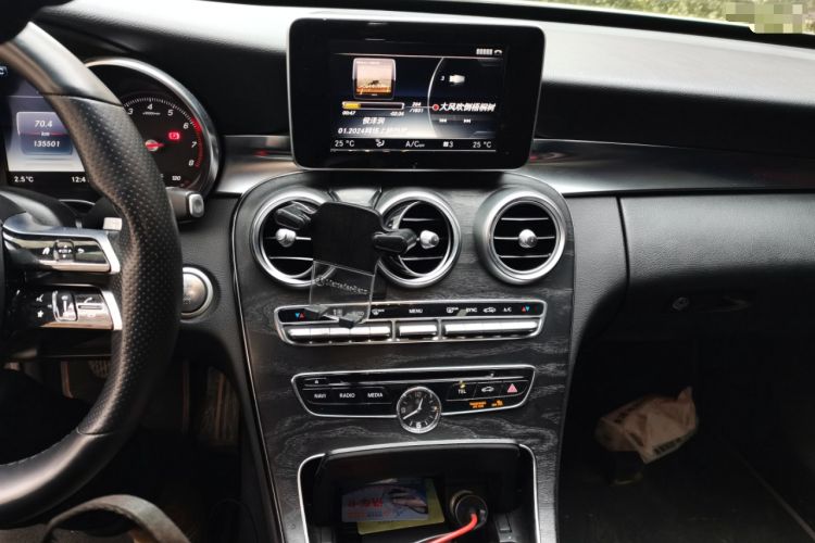 Used Mercedes-Benz C-Class 2015 C 200 station wagon Audio And AC Panel