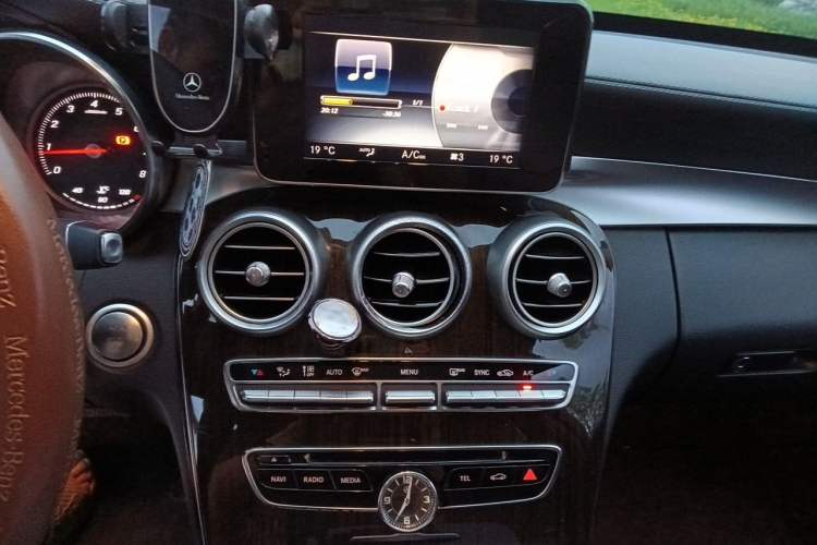 Used Mercedes-Benz C-Class 2015 C 200 L Audio And AC Panel