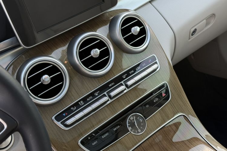 Used Mercedes-Benz C-Class 2015 C 200 L Audio And AC Panel