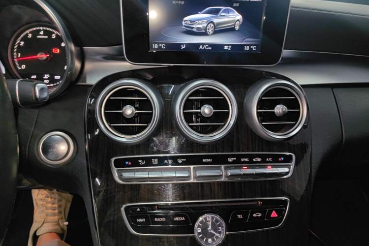 Used Mercedes-Benz C-Class 2015 Facelift C 200 L Audio And AC Panel