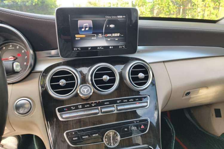 Used Mercedes-Benz C-Class 2015 Facelift C 200 L Audio And AC Panel