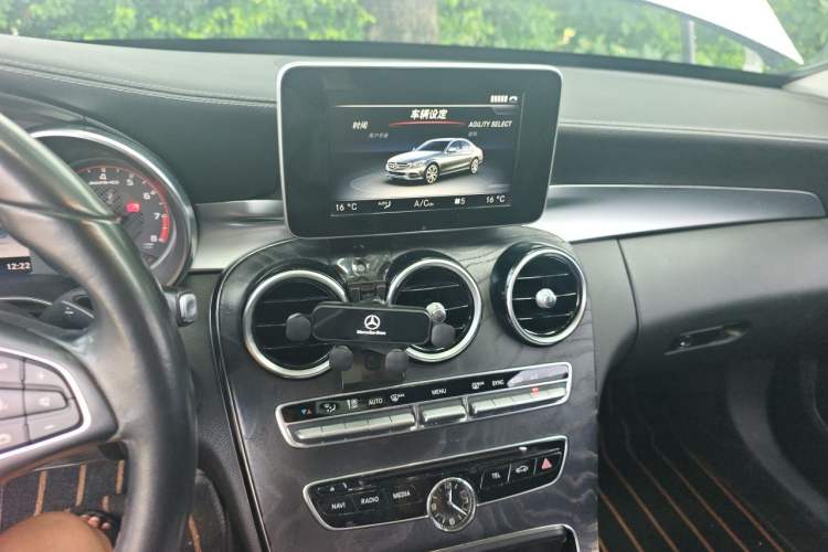 Used Mercedes-Benz C-Class 2015 C 180 L Sport Edition Audio And AC Panel