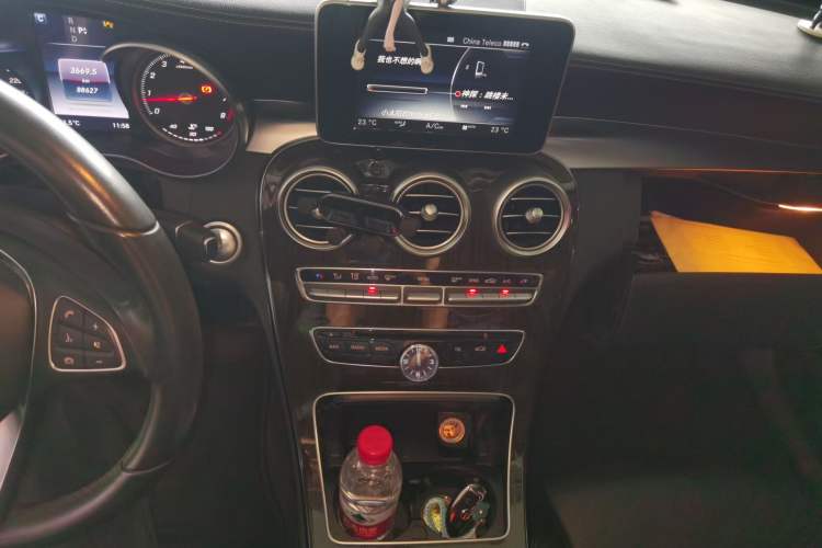Used Mercedes-Benz C-Class 2015 Facelift C 200 L Audio And AC Panel