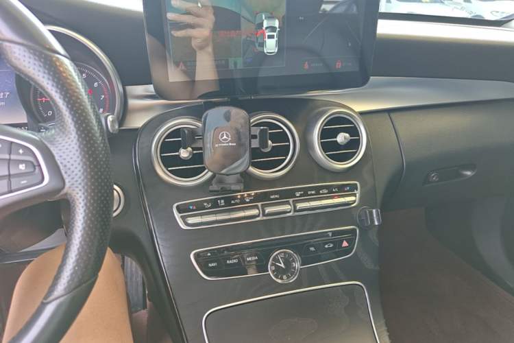Used Mercedes-Benz C-Class 2015 C 200 station wagon Audio And AC Panel