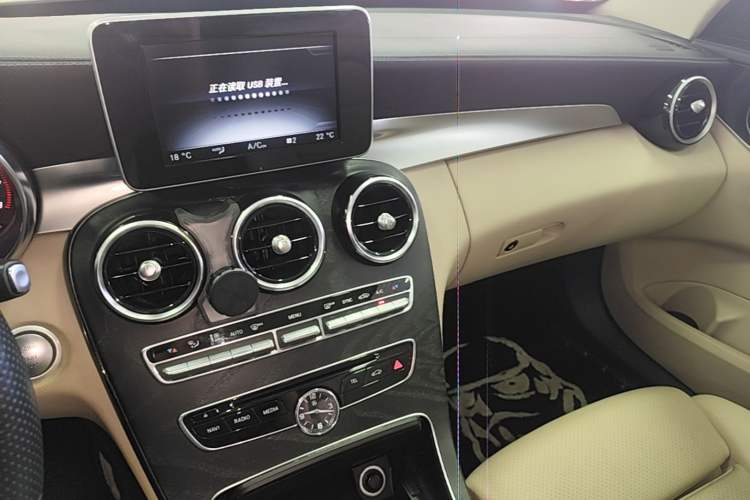 Used Mercedes-Benz C-Class 2015 Revised C 200 L Sport Edition Audio And AC Panel