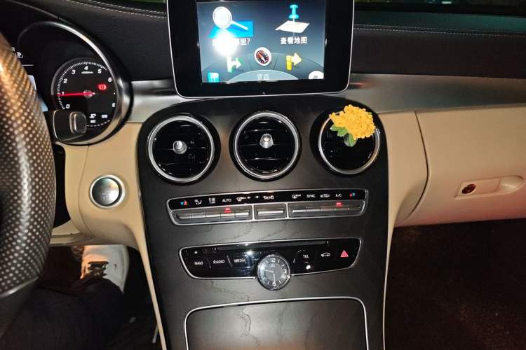 Used Mercedes-Benz C-Class 2015 C 180 L Sport Edition Audio And AC Panel