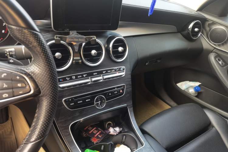 Used Mercedes-Benz C-Class 2015 C 180 L Sport Edition Audio And AC Panel