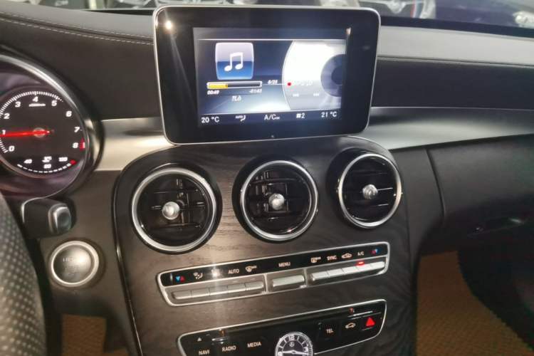 Used Mercedes-Benz C-Class 2015 C 180 L Sport Edition Audio And AC Panel