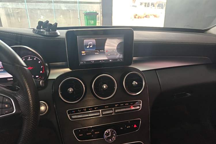 Used Mercedes-Benz C-Class 2015 C 200 L Sport Edition Audio And AC Panel