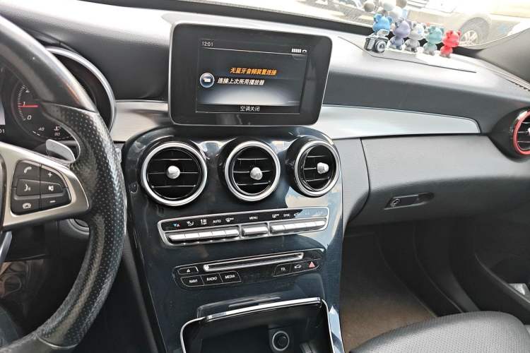 Used Mercedes-Benz C-Class 2015 C 200 Sport Edition Audio And AC Panel